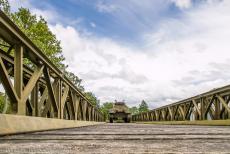 75th anniversary of D-Day - Classic Car Road Trip Normandy, 75 years after D-Day: A Sherman M32B1 on the Bailey Bridge at the Overlord Museum in Colleville-sur-Mer. The...