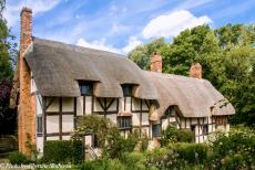 Longbridge IMM - Classic Car Road Trip: The Anne Hathaway's Cottage in the village of Shottery, about 1.6 km west of Stratford-upon-Avon. The 15th century...