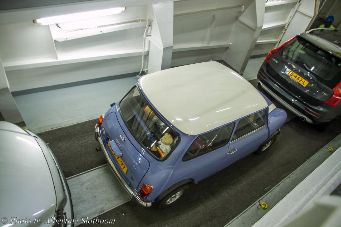 Engeland, IMM in Bristol - Een Classic Car Road Trip naar het IMM in Bristol: Onze lavendelblauwe Mini Authi maakte de overtocht van Duinkerken naar Dover op een steile...