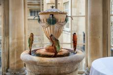 Engeland, IMM in Bristol - De 18de-eeuwse Grand Pump Room grenst aan de Romeinse baden en is nu een restaurant. Hier staat ook deze bekende fontein met warm bronwater. De...
