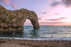 Engeland, IMM in Bristol - Durdle Door is een van de meest iconische monumenten van de Jurassic Coast in Dorset. Deze beroemde natuurlijke boog van kalksteen ligt in de...