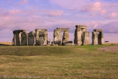 Engeland, IMM in Bristol - Onderweg naar West Lulworth om Durdle Door te bezoeken, maakten we aan het begin van de avond een stop bij Stonehenge, waar we getuige waren van...