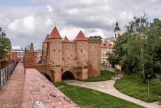 Lithuania - Classic Car Road Trip with&nbsp;three Classic Minis: On our way back to the Netherlands, we visited the Polish capital of Warsaw and its...