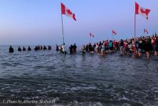 80 jaar na D-Day - Normandië 2024, 80 jaar na D-day: Op 6 juni was er een indrukwekkinde herdenking bij het Canada House in Bernières-sur-Mer....