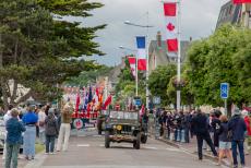 80 jaar na D-Day - Normandië, 80 jaar na D-Day: Enkele militaire voertuigen uit de Tweede Wereldoorlog met hun eigenaren namen deel aan de...