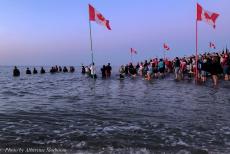 Normandië, 80 jaar na D-Day - 80ste herdenking van D-Day: Op 6 juni vond er een indrukwekkende herdenking plaats bij het beroemde Canada House in... Normandië, 80 jaar na D-Day - 80ste herdenking van D-Day: Op 6 juni vond er een indrukwekkende herdenking plaats bij het beroemde Canada House in...