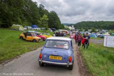 Duitsland, IMM Geiselwind - IMM Geiselwind, Duitsland: Onze iconische Mini Authi op de IMM-camping. De camping lag in de glooiende heuvels van Beieren. We... Duitsland, IMM Geiselwind - IMM Geiselwind, Duitsland: Onze iconische Mini Authi op de IMM-camping. De camping lag in de glooiende heuvels van Beieren. We...