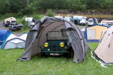 Duitsland, IMM Geiselwind - IMM Geiselwind, Duitsland: Een Mini Moke in een tent. Deze iconische auto werd oorspronkelijk ontworpen als een licht militair voertuig... Duitsland, IMM Geiselwind - IMM Geiselwind, Duitsland: Een Mini Moke in een tent. Deze iconische auto werd oorspronkelijk ontworpen als een licht militair voertuig...