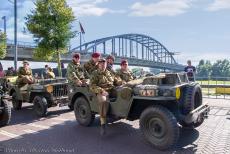 80-jarige herdenking Slag om Arnhem - De 80ste herdenking Slag om Arnhem, de herdenkingsrit Race to the Bridge:&nbsp;Enkele Jeeps uit WOII voor de beroemde John Frostbrug. In 2024,...