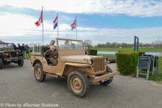 Herdenking Operation Quick Anger 2023 - Westervoort, Herdenking Operation Quick Anger 2023: Een Ford GPW Jeep uit 1942 voor het oorlogsmonument de Oversteek naar de Bevrijding.
