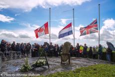 Commemoration Operation Quick Anger 2022 - Commemoration Operation Quick Anger 2022: The Mayor of Westervoort and children from a local school placed a floral wreath at the...