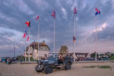 Normandi&euml;, 70 jaar na D-Day - D-Day herdenkingen in Normandi&euml;:&nbsp;Onze Ford&nbsp;Jeep voor het&nbsp;Canada House&nbsp;in Berni&egrave;res-sur-Mer. We waren uitgenodigd...