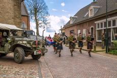 Herdenking Operatie Cannonshot 2018 - Herdenking Operatie&nbsp;Cannonshot 2018: Het Highland Regiment Pipes and Drums marcheerde al spelend&nbsp;door de Kerkstraat&nbsp;van Wilp....